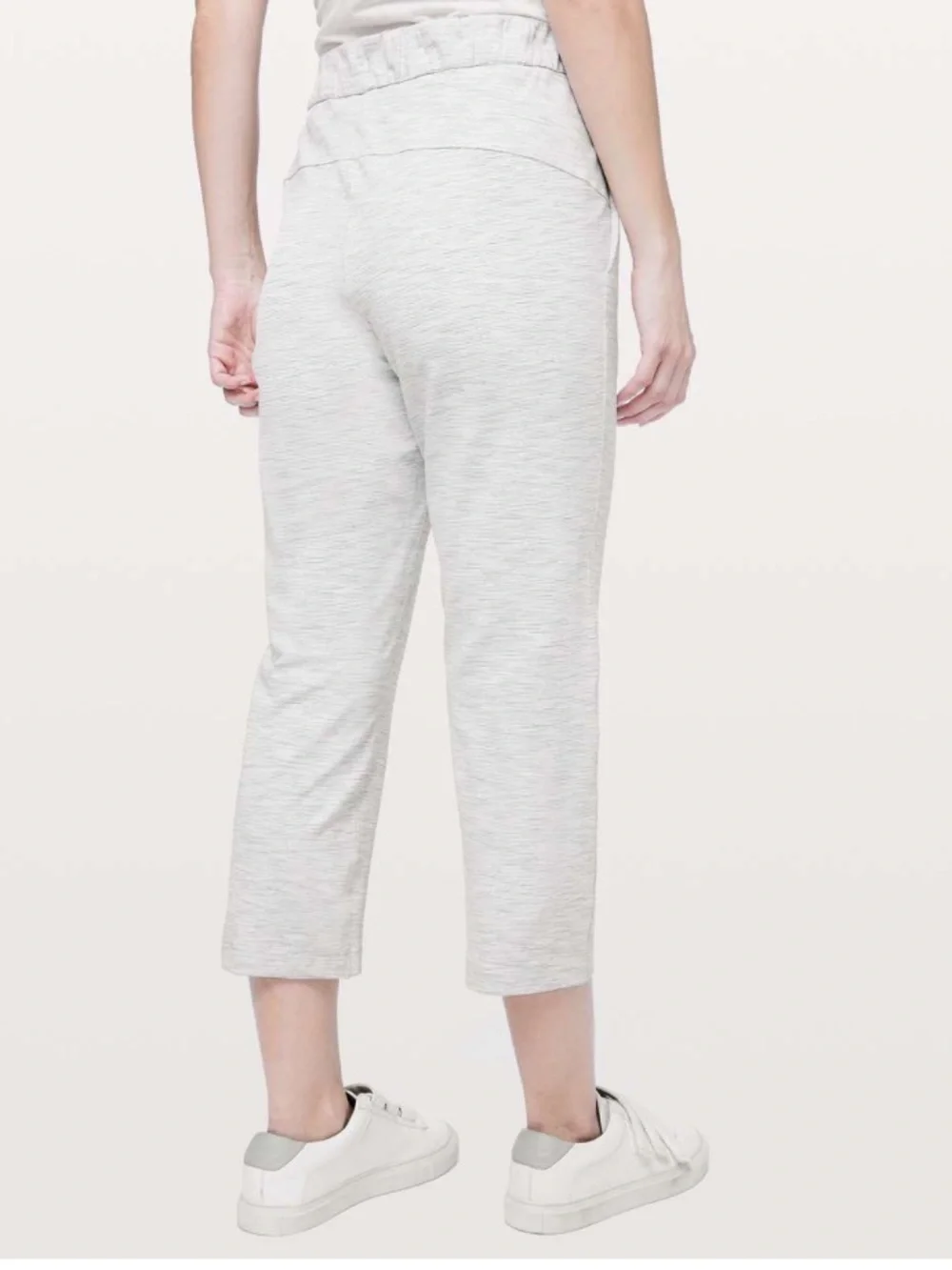 Lululemon On The Fly Crop 23